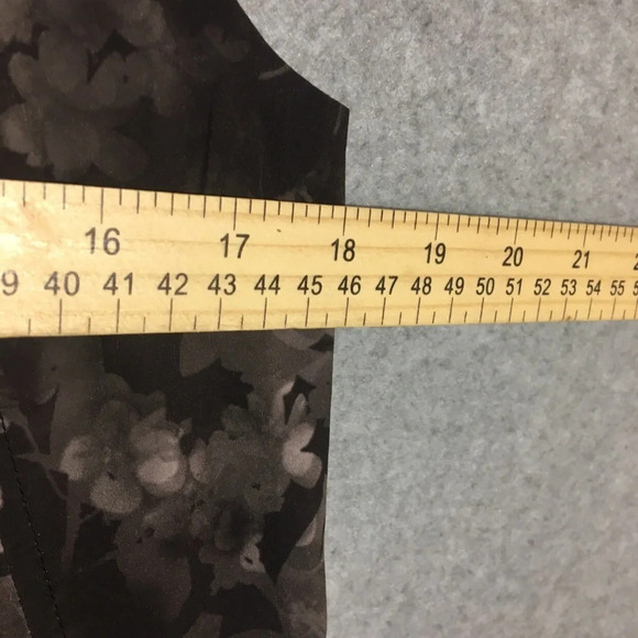 Womens NWOT Athleta Tank Top Athletic Athleisure Floral Grey Workout Gym Casual - Picture 3 of 5